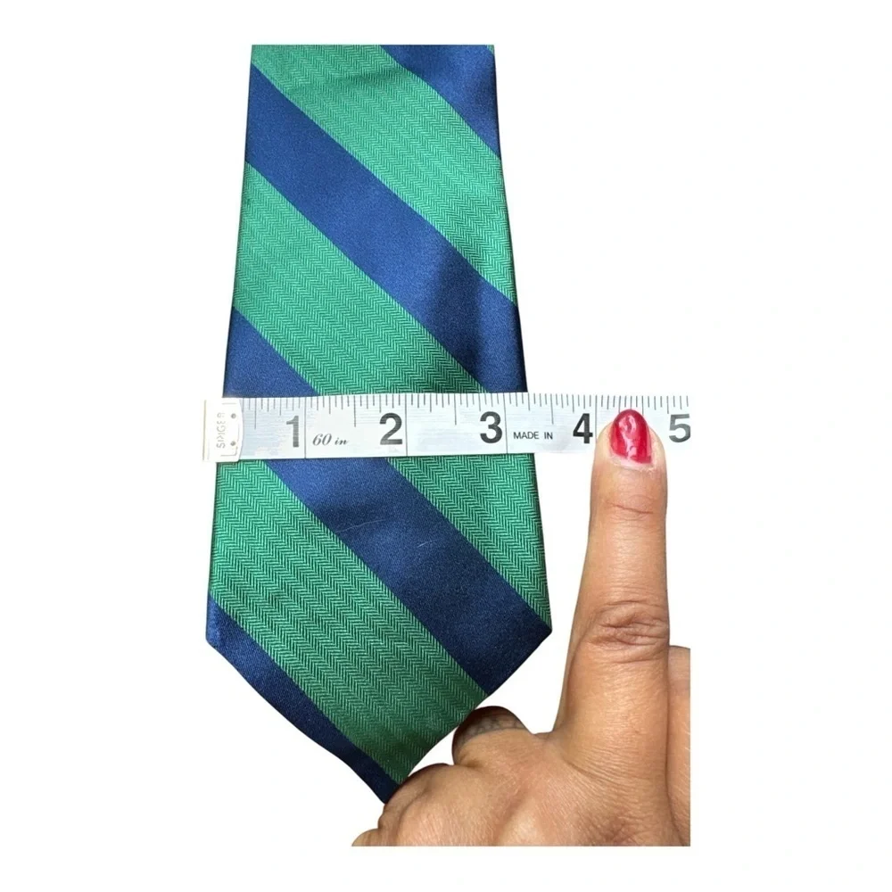 Nautica Silk Tie Green Navy Blue Diagonal Stripe Classic Preppy Style